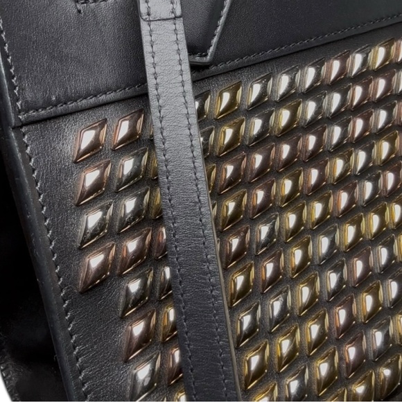 Louis Vuitton Black and Gold Shoulder Bag - Picture 6 of 12